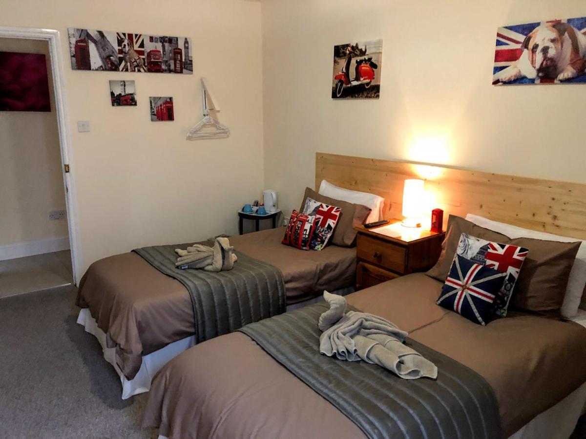 Hogwarts Bed And Continental Breakfast Villa Sheerness Rum bild